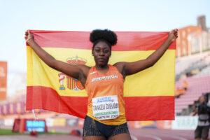 La atleta española Andrea Tankeu gana la medalla de oro en lanzamiento de disco femenino en el Campeonato de Europa Sub20, este viernes en Tampere, Finlandia. EFE/RFEA/Sportmedia SOLO USO EDITORIAL/SOLO DISPONIBLE PARA ILUSTRAR LA NOTICIA QUE ACOMPAÑA (CRÉDITO OBLIGATORIO)