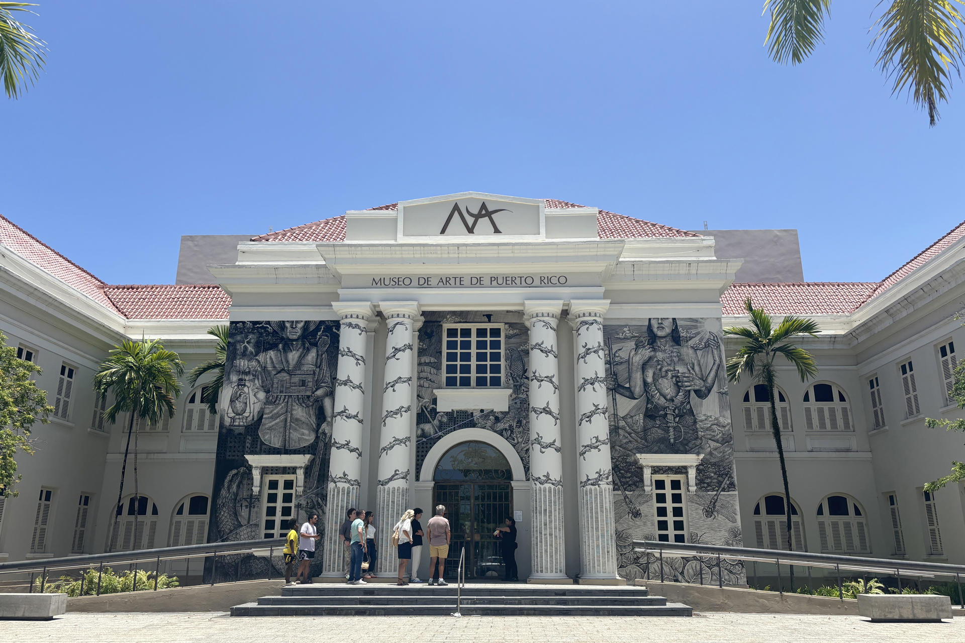 Fotografía de la fachada del Museo de Arte de Puerto Rico (MAPR) este viernes, en San Juan (Puerto Rico). EFE/ Esther Alaejos

