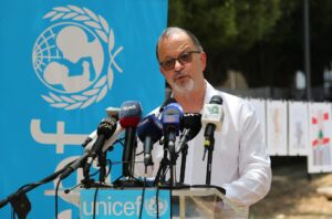 Fotografía de archivo del subdirector de Unicef, Ted Chaiban, durante una rueda de prensa, en Beirut (Líbano) EFE/Nabil Mounzer