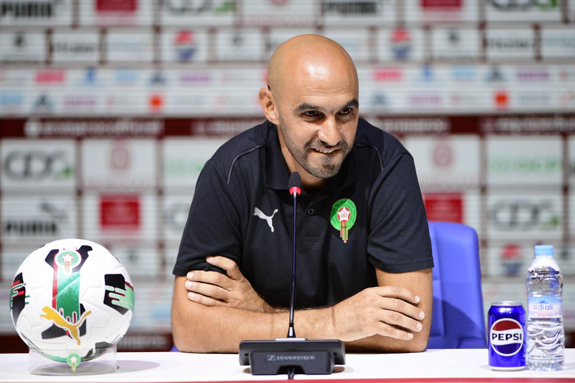 El seleccionador de fútbol de Marruecos, Walid Regragui, durante la rueda de prensa de este jueves para dar a conocer la convocatoria para los próximos partidos de la fase de clasificación al Mundial 2026. EFE/ JALAL MORCHIDI