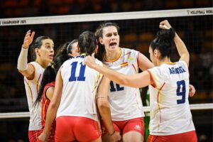 Las jugadoras de España celebran un punto ante Bulgaría en el último partido de la fase de grupos del Mundial de Voleibol que se disputa en Tailandiaa. EFE/Foto cedida por Federación de Voleibol