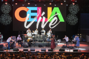 La cantante cubana Brenda Navarrete, se presenta durante un homenaje por el centenario de la fallecida cantante cubana Celia Cruz, en el festival summerstage este sábado, en Nueva York (Estados Unidos). EFE/ Ángel Colmenares