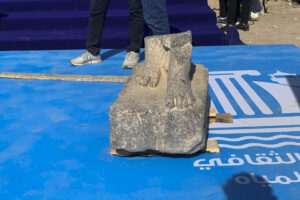 Inauguración de la nueva exposición temporal del Museo Nacional de Alejandría con estatuas hundidas durante siglos en el Mediterráneo.EFE/Pablo de Aguinaco