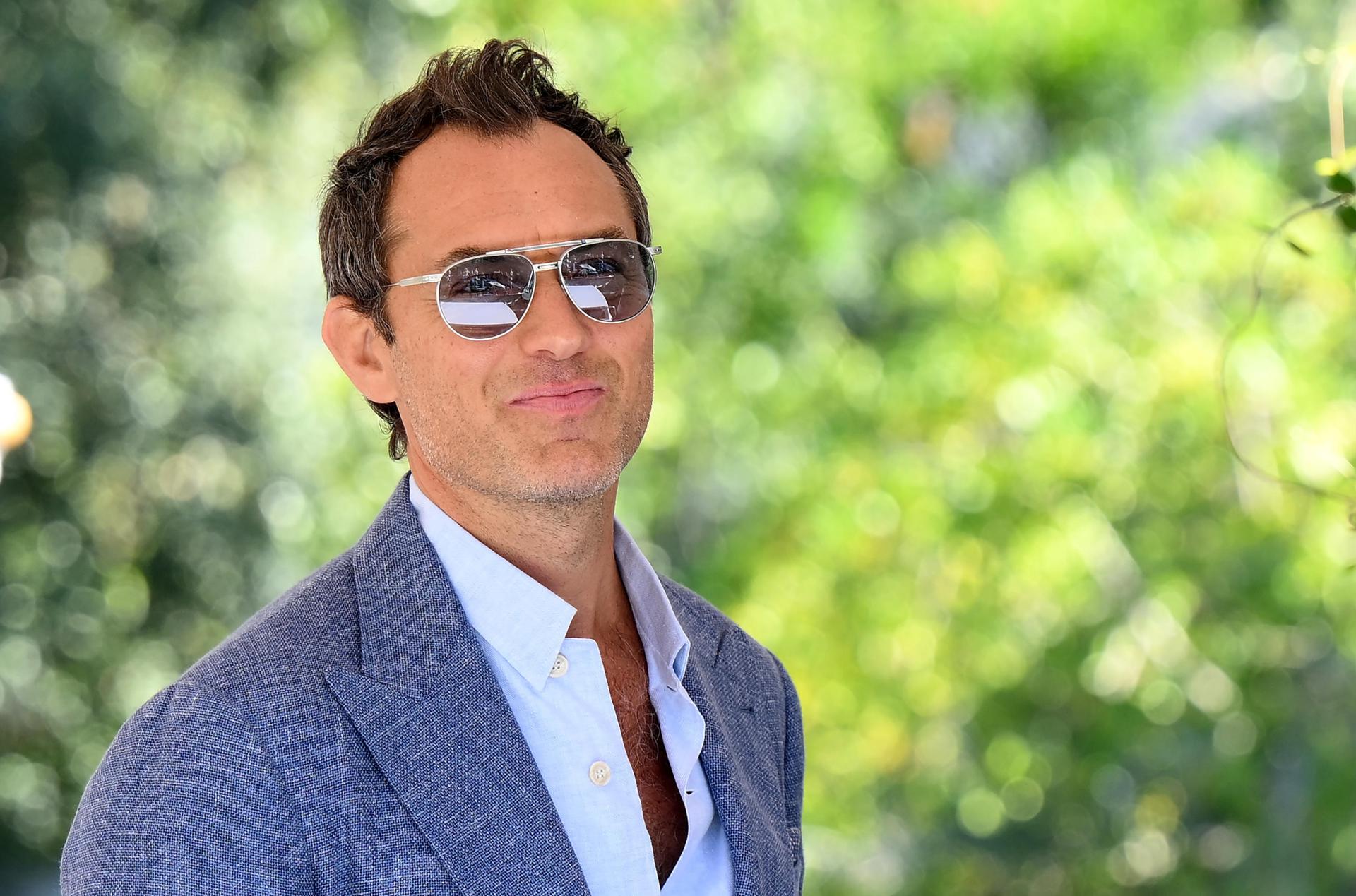 El actor británico Jude Law llega a la playa Lido para el Festival Internacional de Cine de Venecia, el 31 de agosto de 2025. EFE/EPA/ETTORE FERRARI
