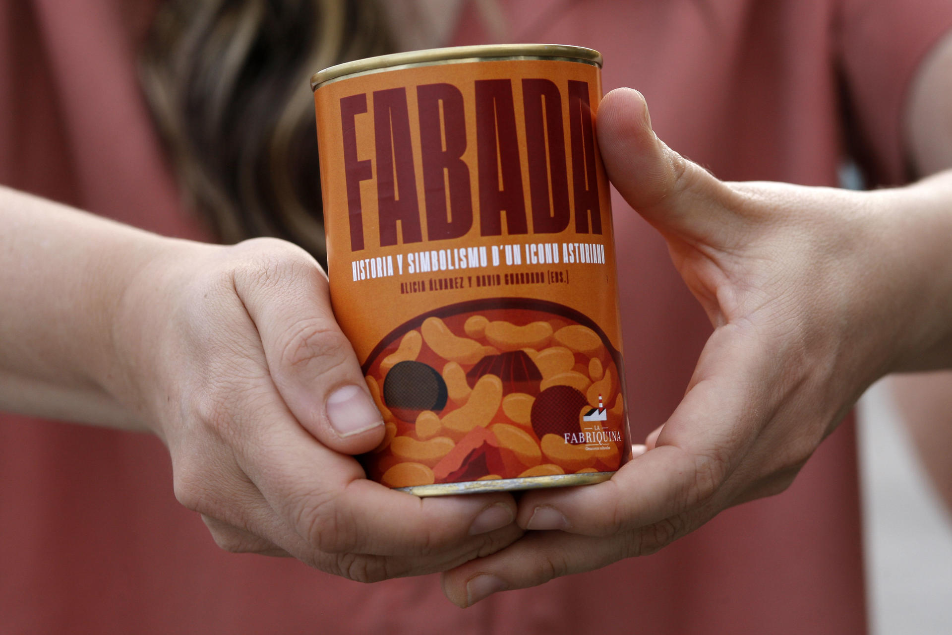 Con un origen incierto sobre el que persisten algunas dudas, la fabada se ha convertido en un símbolo de Asturias gracias al impacto de la publicidad de ese producto en lata que lo llevó a traspasar fronteras nacionales e internacionales, según una investigación de varios autores. EFE/ Juan González

