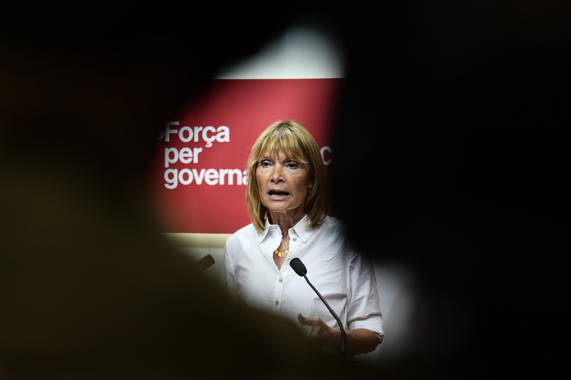 La viceprimera secretaria y portavoz del PSC, Lluïsa Moret, durante la rueda de prensa que ha ofrecido tras la reunión de la comisión ejecutiva de los socialistas catalanes y en la que ha valorado la actualidad política. EFE/Alejandro García