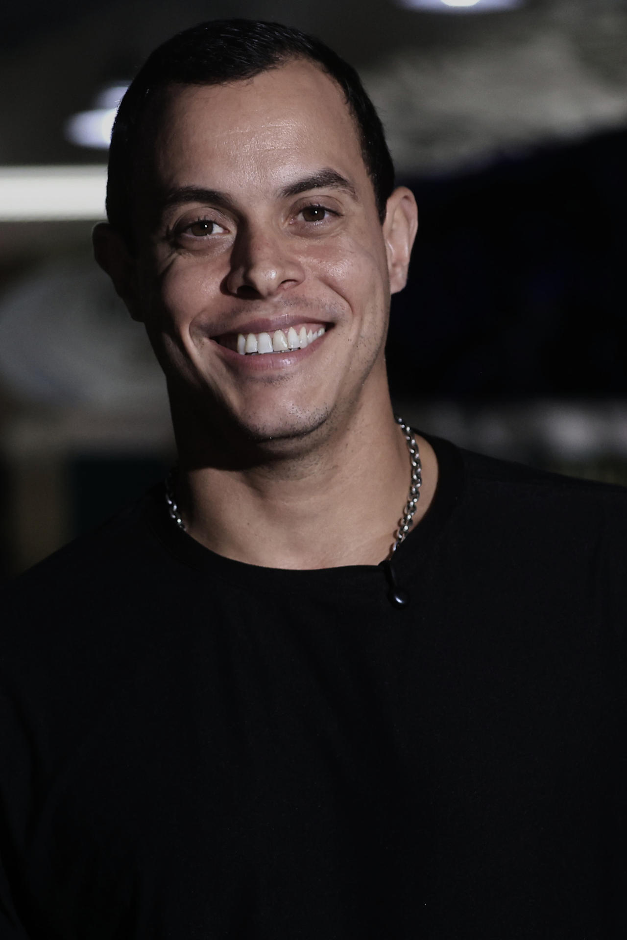 El productor Alejandro Pabón posa durante una entrevista con EFE este martes, en San Juan (Puerto Rico). EFE/ Thais Llorca