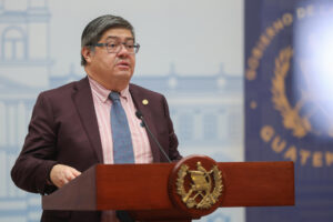 Fotografía de archivo del ministro de Gobernación de Guatemala, Francisco Jiménez, durante una en rueda de prensa, en Ciudad de Guatemala (Guatemala). EFE/Mariano Macz