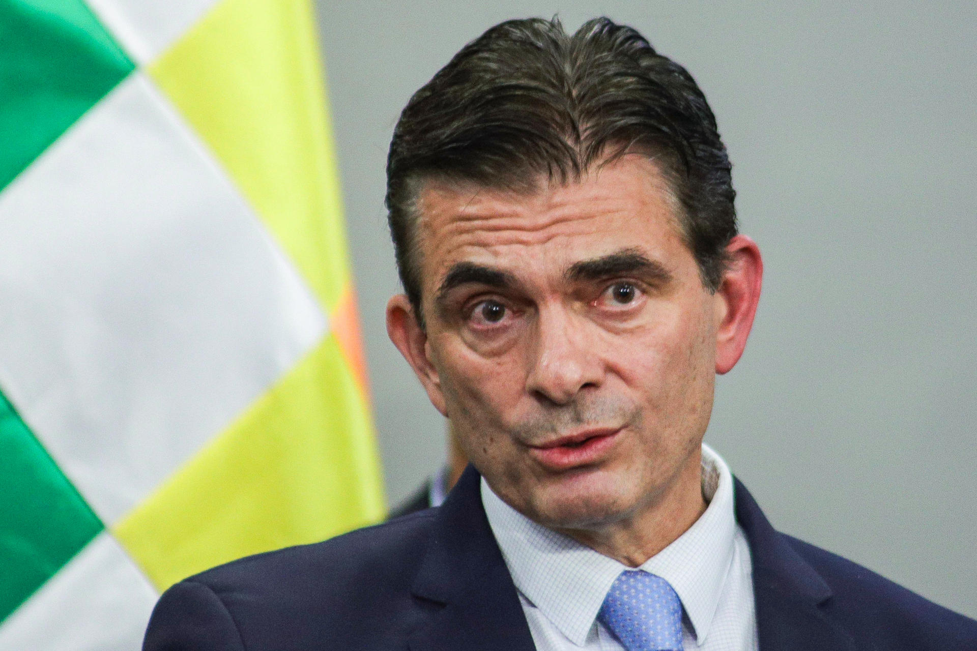 El candidato presidencial del Partido Demócrata Cristiano (PDC) de Bolivia, Rodrigo Paz Pereira, habla durante una rueda de prensa este martes, en La Paz (Bolivia). EFE/Gabriel Márquez