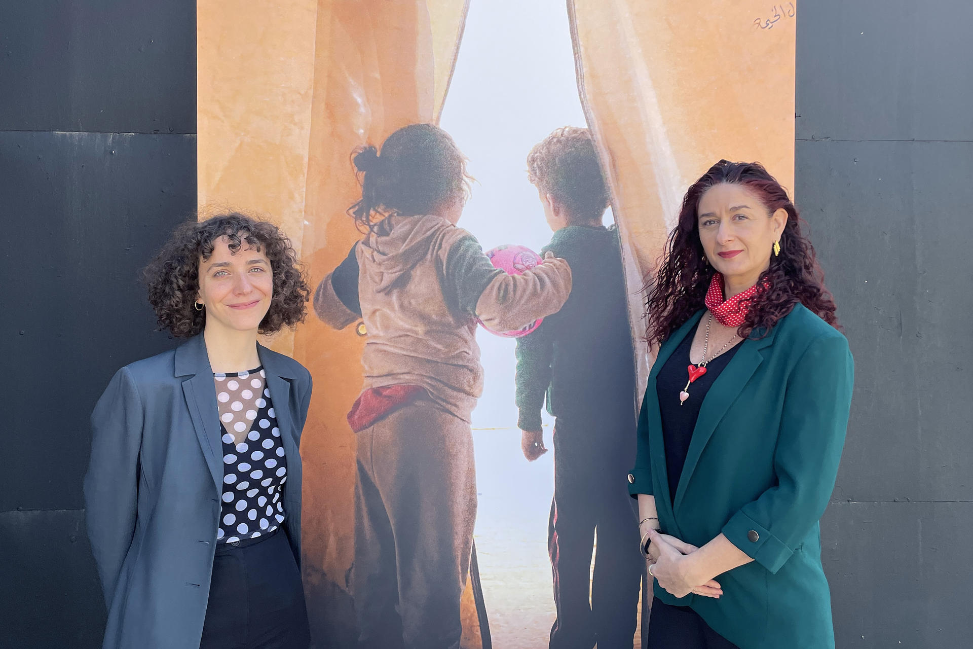 Fotografía que muestra la exposición ‘De un cielo a otro semejante’ este jueves, en el Museo de la Memoria y los Derechos Humanos de Chile (MMDH), en Santiago (Chile). EFE/ Raúl Gómez
