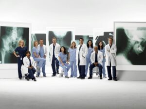 Imagen de los actores de la serie "Anatomía de Grey". EFE/MICHAEL DESMOND/American Broadcasting Companies ***SOLO USO EDITORIAL***
