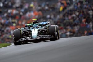ZANDVOORT (NETHERLANDS), 29/08/2025.- El piloto español Fernando Alonso (Aston Martin), doble campeón mundial de Fórmula Uno durante la segunda sesión de entrenamientos para el Gran Premio de Países Bajos, este viernes en Zandvoort. EFE/ Sander Koning
