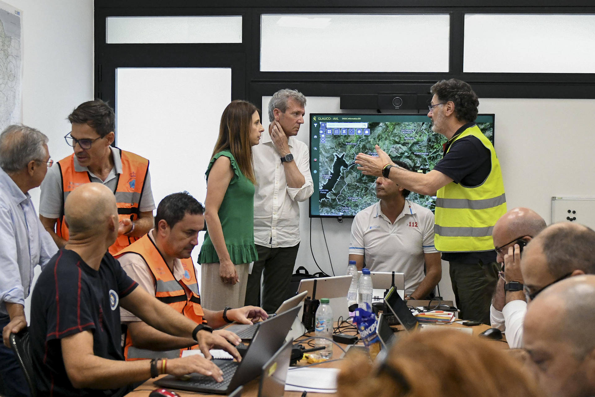 El presidente de la Xunta, Alfonso Rueda, durante la visita que ha realizado con la conselleira de Medio Rural, María José Gómez, al Centro de Coordinación Operativa (CECOP) de Ourense. EFE/Xunta de Galicia -SOLO USO EDITORIAL/SOLO DISPONIBLE PARA ILUSTRAR LA NOTICIA QUE ACOMPAÑA (CRÉDITO OBLIGATORIO)-
