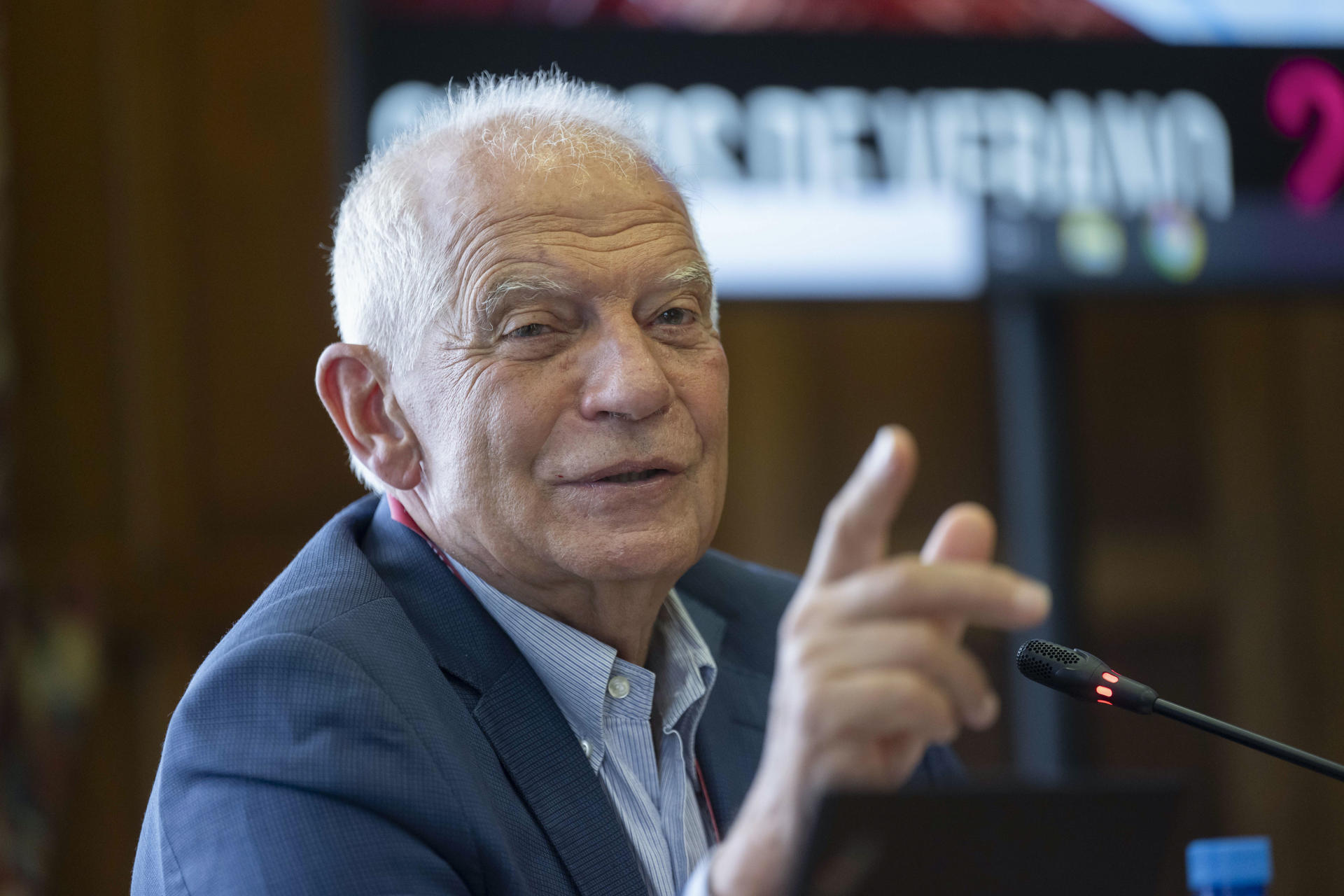 El ex alto representante de la Unión Europea para asuntos Exteriores, Josep Borrell, durante su participación en el curso 'Quo Vadis Europa', este lunes en la Universidad Internacional Menéndez Pelayo (UIMP) de Santander. EFE/Pedro Puente Hoyos
