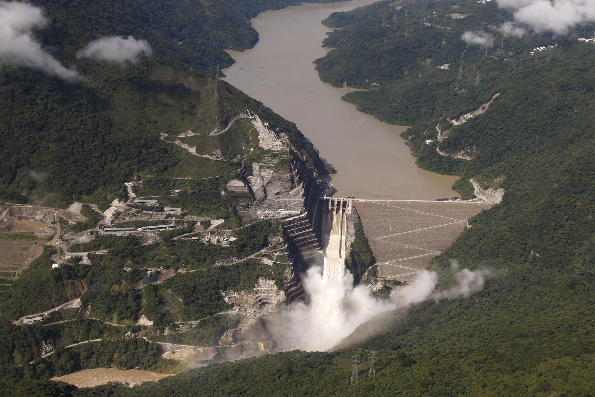 Fotografía de archivo que muestra la central eléctrica de Hidroituango en el departamento de Antioquia (Colombia). EFE/ Luis Eduardo Noriega A ARCHIVO