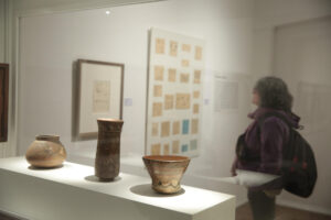 Una persona recorre la exposición 'Joaquín Torres García: Clásico Moderno Universal' este jueves, en el Museo Torres García en Montevideo (Uruguay). EFE/ Alejandro Prieto