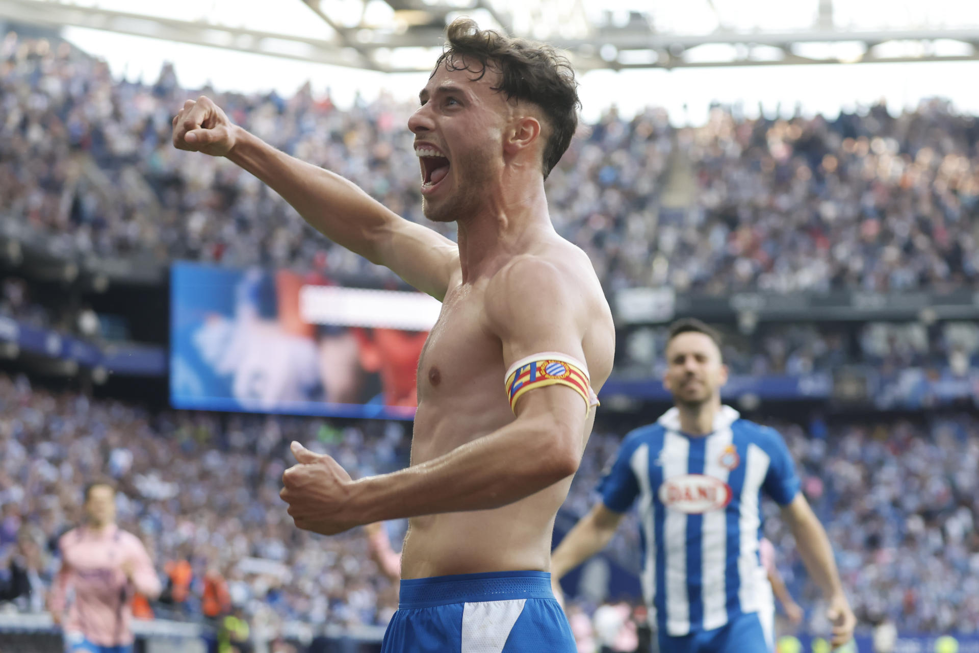 Javi Puado celebra su gol en la última jornada de la pasada Liga. EFE/Andreu Dalmau