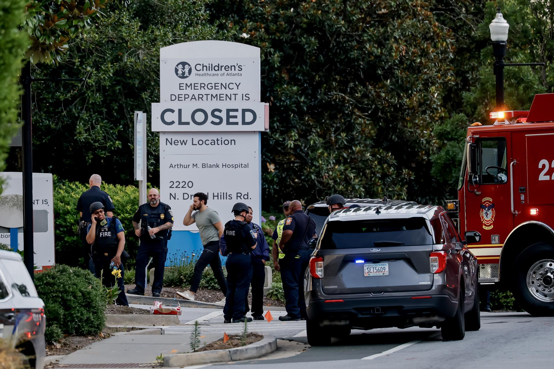 La Policía y el personal de emergencia acudieron al lugar de un incidente con un tirador cerca de la Universidad Emory y los Centros para el Control y la Prevención de Enfermedades en Atlanta, Georgia, EE. UU., el 8 de agosto de 2025. EFE/EPA/ERIK S. LESSER