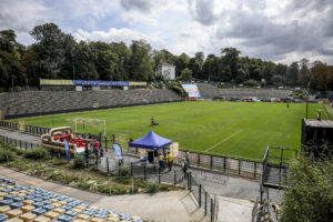 Vista general del Estadio Joseph Marien de Bruselas donde la selección española de fútbol jugó su primer partido de su historia. El camino de la selección española de fútbol hasta convertirse en tetracampeona de Europa en 2024 arrancó un 28 de agosto de 1920 en un humilde estadio en Bruselas, con un once reclutado entre clubes vascos, catalanes y gallegos que logró vencer a la entonces vigente plata olímpica en la primera ronda de los Juegos Olímpicos de Amberes. EFE/ Pablo Garrigós