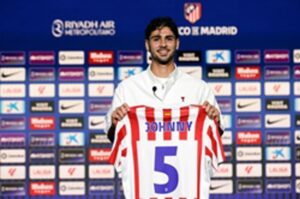 Johnny Cardoso, en una foto de archivo durante su presentación con el Atlético. EFE/Mariscal.