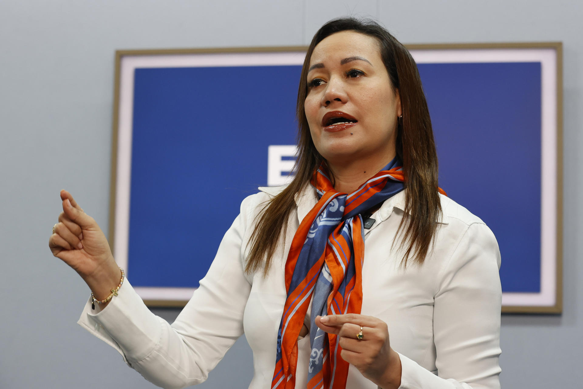 Fotografía del 21 de agosto de 2025 de la precandidata presidencial de Colombia Carolina Corcho hablando durante una entrevista con EFE en Bogotá (Colombia). EFE/ Mauricio Dueñas Castañeda