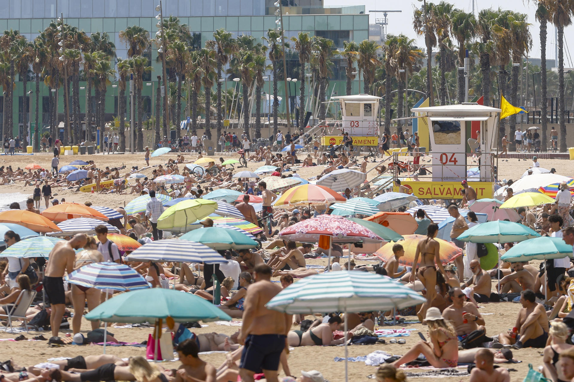 Aspecto de la playa de la Barceloneta el pasado viernes. EFE/ Quique García/Archivo