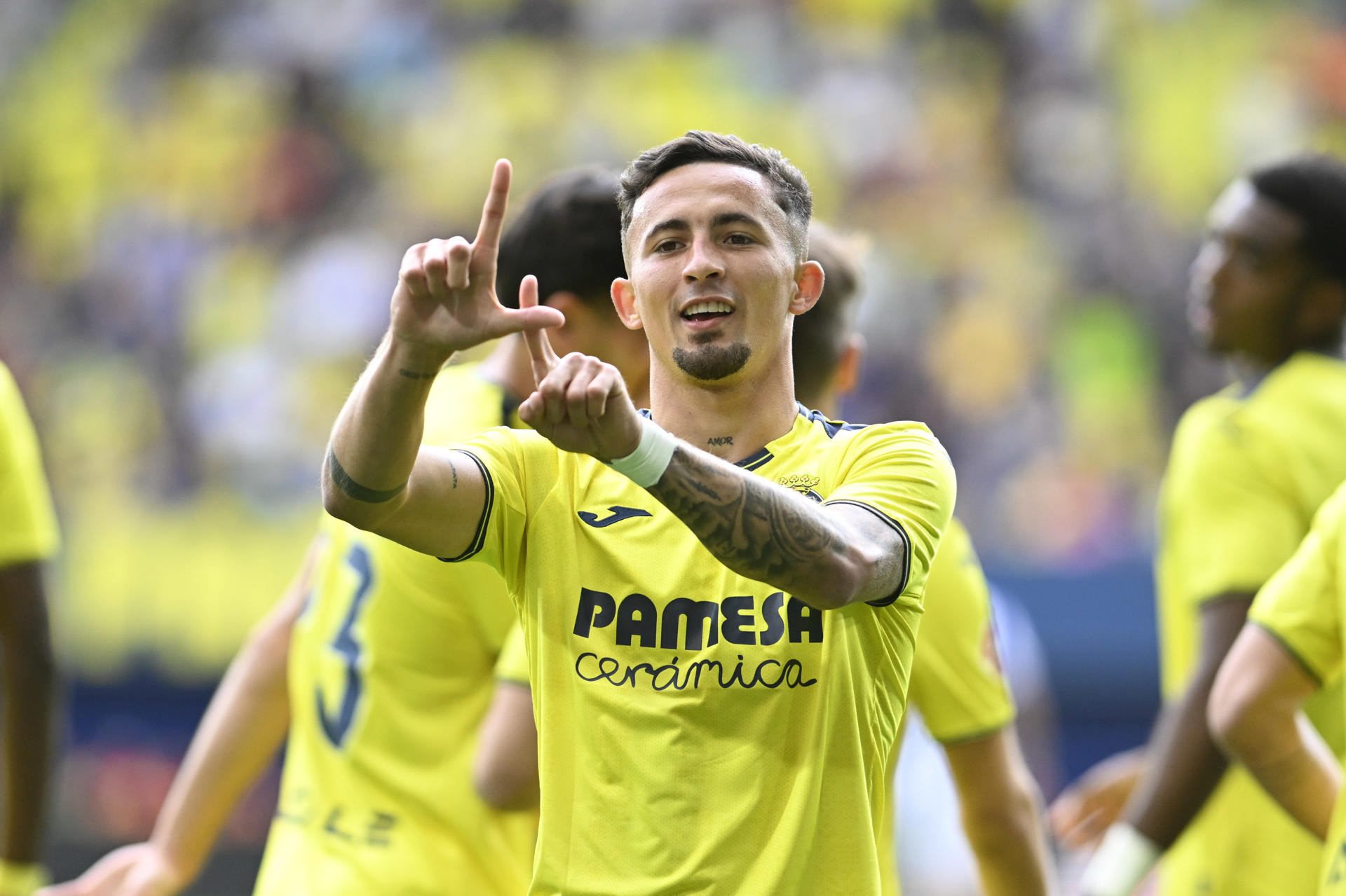 Fotografía de Andreu Esteban, en la que puede verse en una imagen de archivo del 20 de abril de 2025 al centrocampista del Villarreal Yeremy Pino. EFE