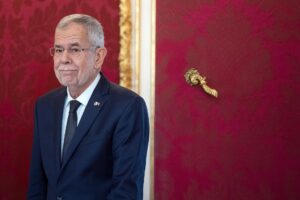 En la imagen de archivo, el presidente de Austria, el ecologista Alexander Van der Bellen. EFE/EPA/CHRISTIAN BRUNA