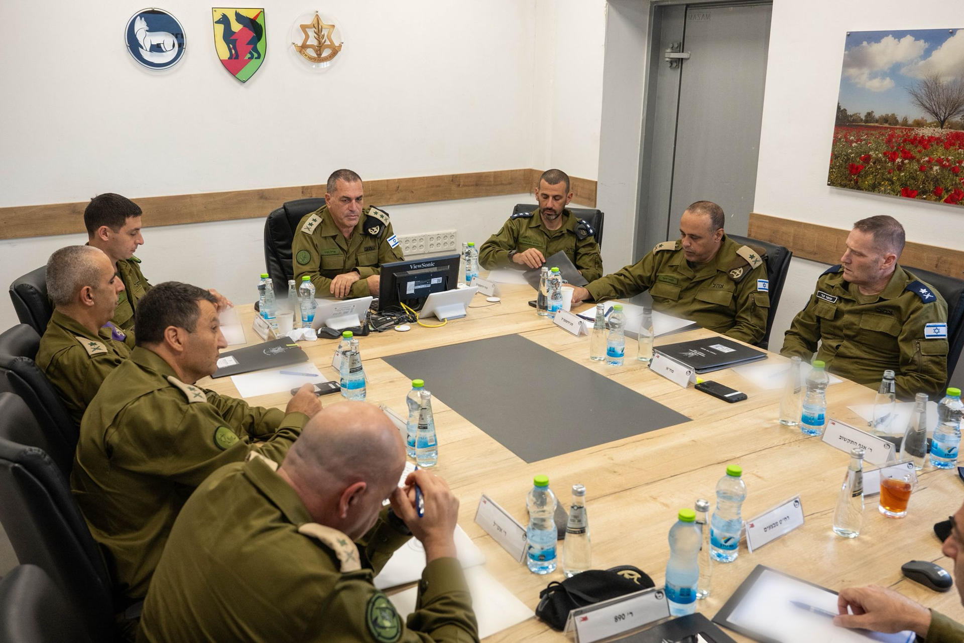 El jefe del Ejército israelí, Eyal Zamir, se reunió este viernes con comandantes para planear la expansión de sus operaciones en la Franja de Gaza, tras la aprobación por parte del gabinete de seguridad israelí de la toma de la ciudad de Gaza y el desplazamiento de su población. EFE/ Fuerzas de Defensa de Israel // SOLO USO EDITORIAL/SOLO DISPONIBLE PARA ILUSTRAR LA NOTICIA QUE ACOMPAÑA (CRÉDITO OBLIGATORIO)