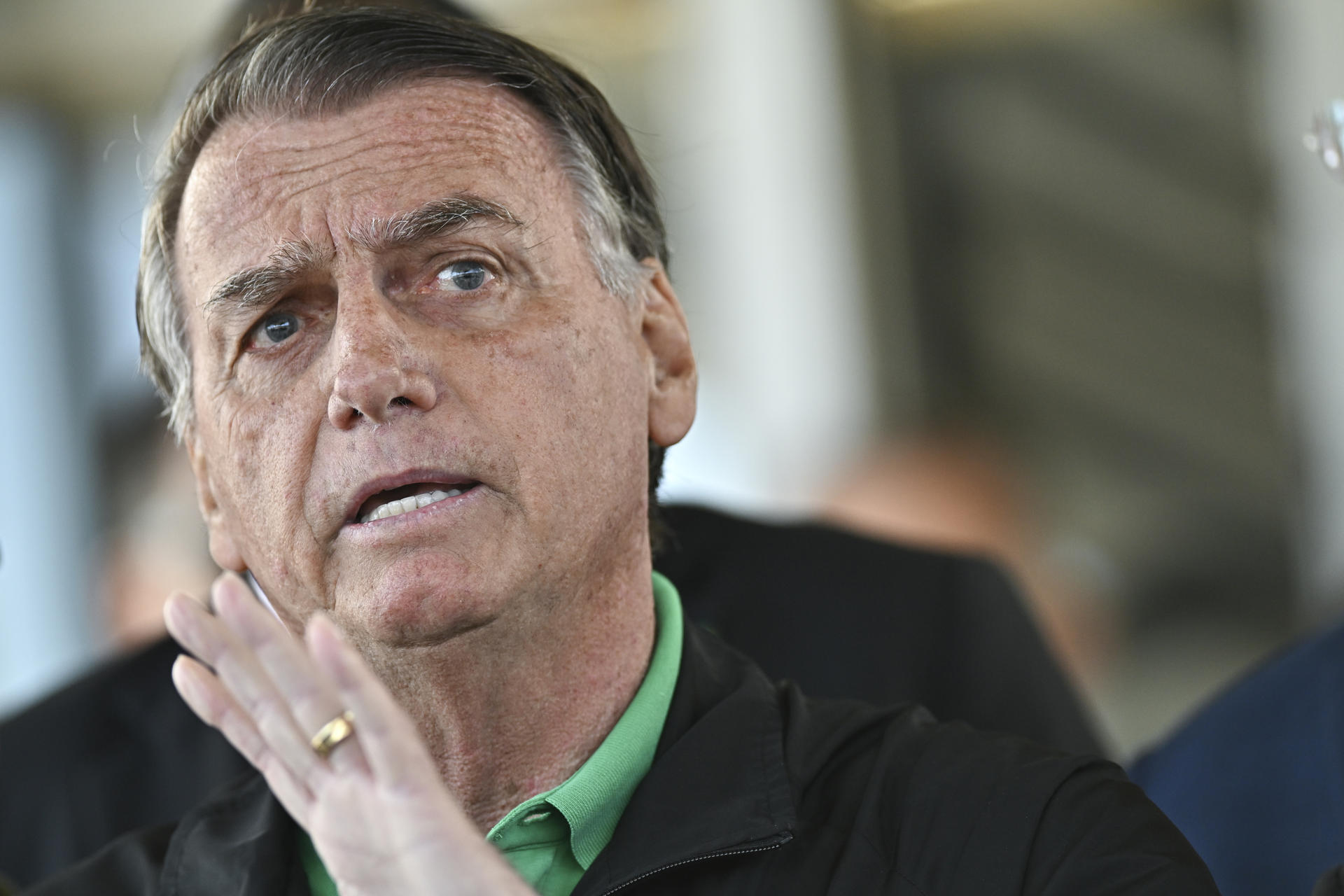 Fotografía de archivo del 17 de julio de 2025 del expresidente de Brasil Jair Bolsonaro hablando durante una rueda de prensa, en Brasilia (Brasil). EFE/ Andre Borges