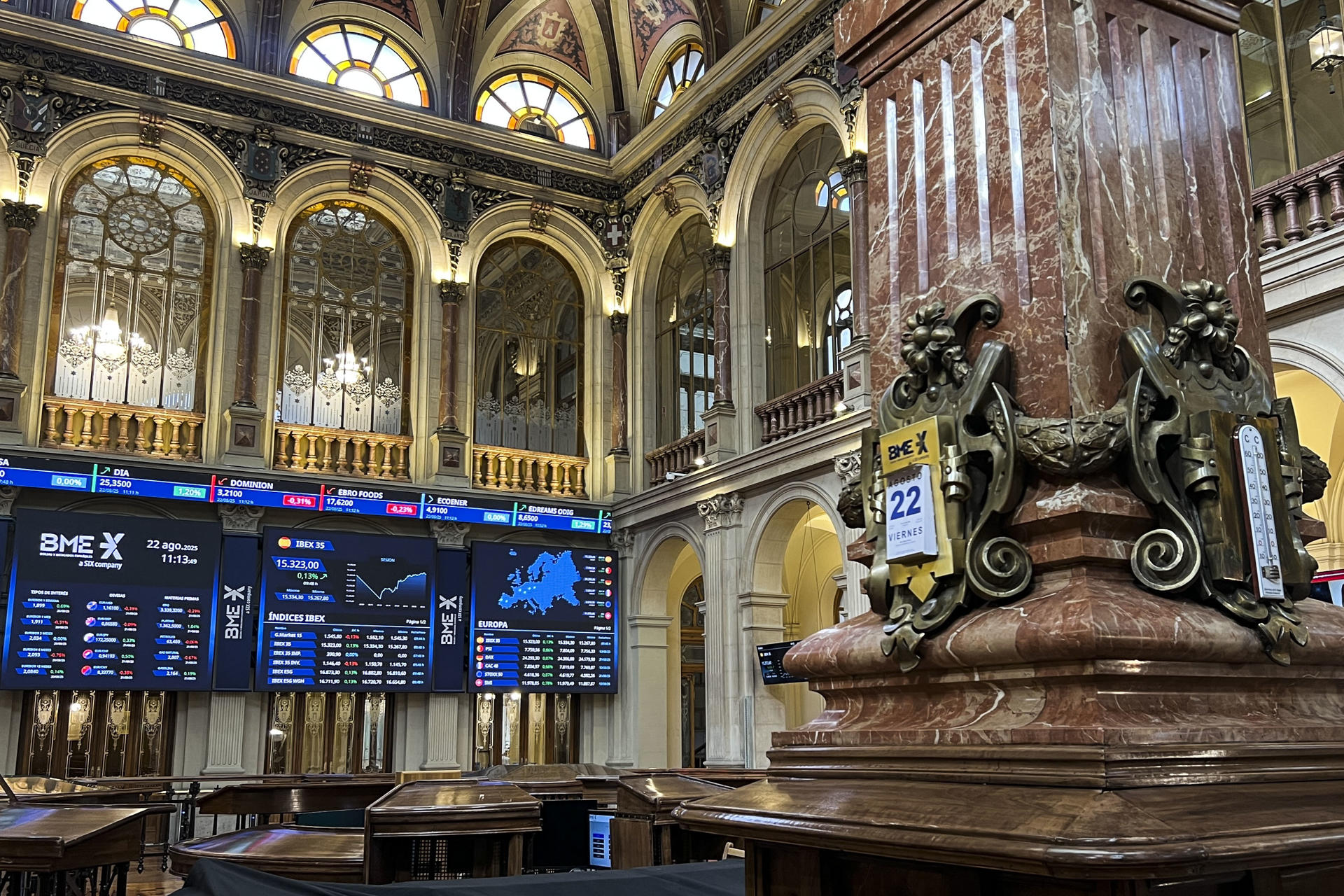 Imagen de este viernes de la Bolsa de Madrid.EFE/Altea Tejido Sánchez