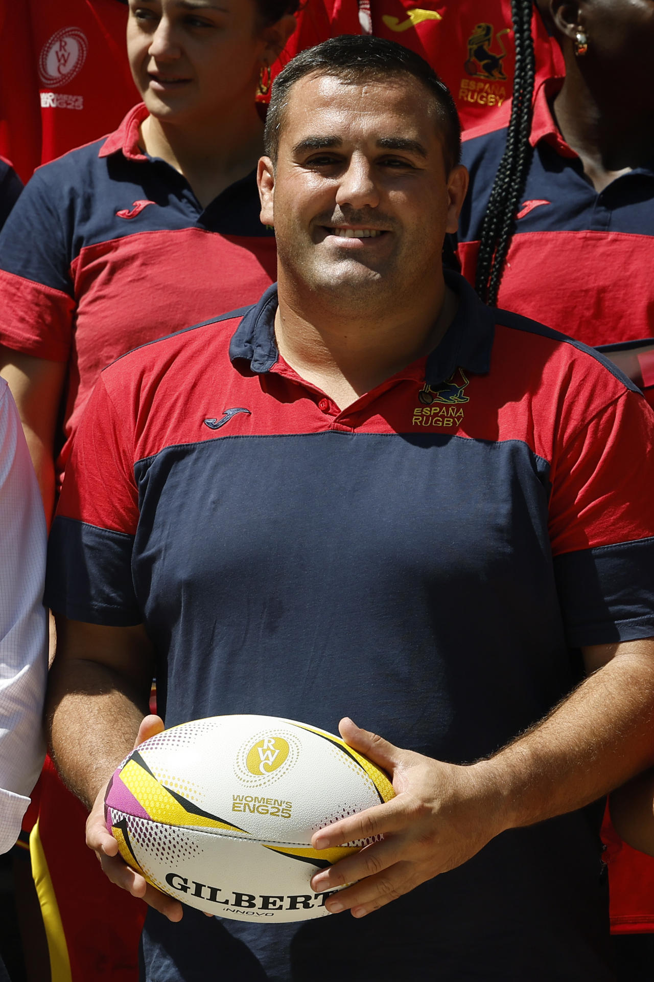 Fotografia de Chema Moya en la que puede verse una foto de archivo del 11 de agosto de 2025 del entrenador nacional femenino de rugby, Juan González Marruecos, tras anunciar la lista de las 32 jugadoras que representarán a España en el próximo Mundial, que se disputará en Inglaterra entre el 22 de agosto y el 27 de septiembre.