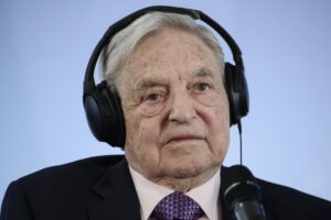 Fotografía de archivo del presidente de la Open Society Foundations, George Soros. EFE/CLEMENS BILAN