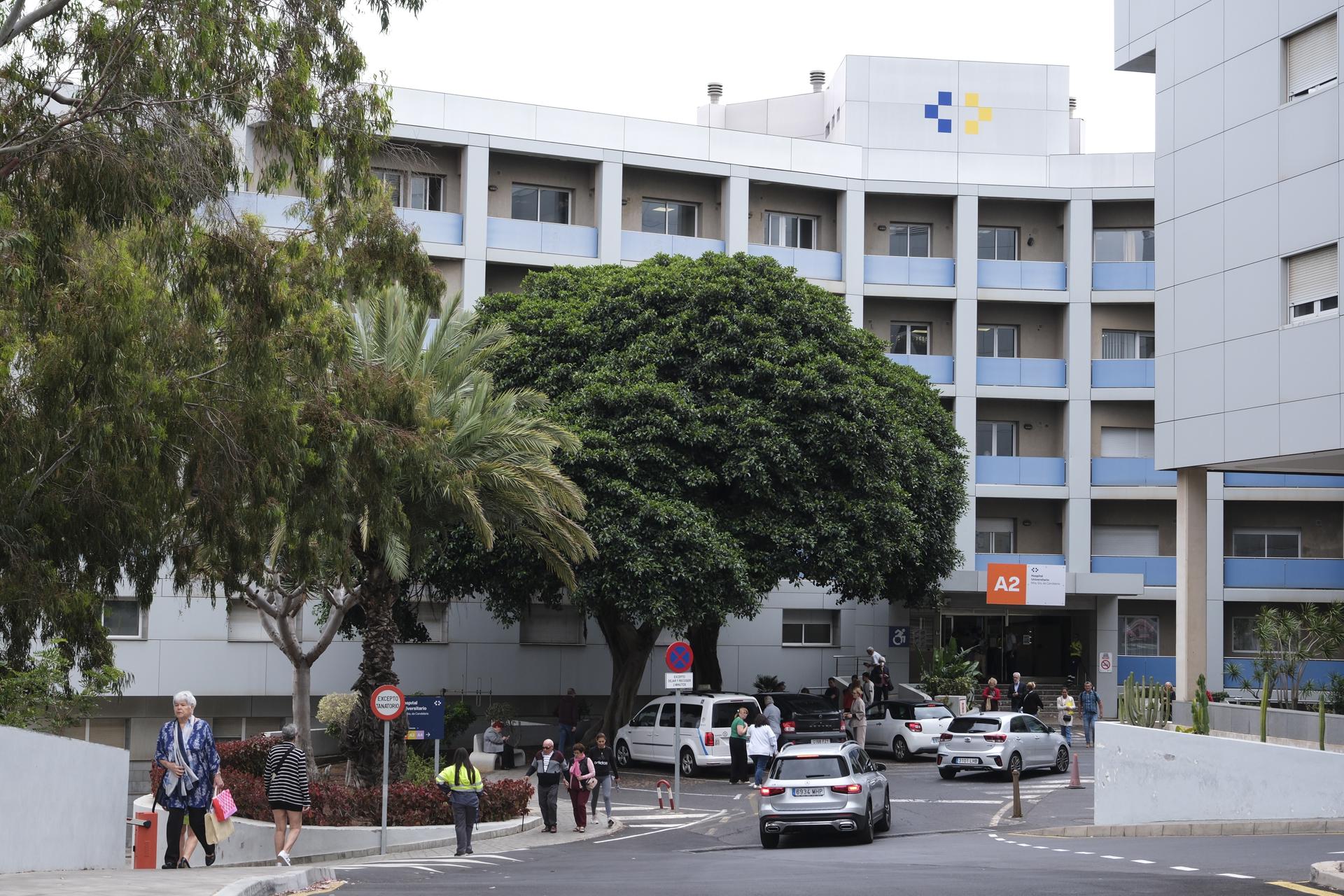 Imagen de archivo de un hospital canario. EFE/Alberto Valdés/Archivo