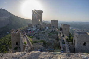 Miles de personas han viajado este fin de semana a la época medieval visitando el Castillo de Santa Catalina de Jaén, transformado en un auténtico campamento del siglo XIII con motivo de la actividad ‘Moradores en el Castillo’, en el marco del 1.200 aniversario de la capitalidad de Jaén. EFE/ José Manuel Pedrosa.