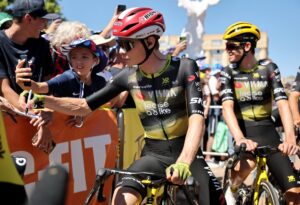 Fotografía de Christophe Petit Tesson, en la que puede verse en una imagen de archivo del 22 de julio pasado al ciclista danés Jonas Vingegaard (Visma-Lease a Bike). EFE