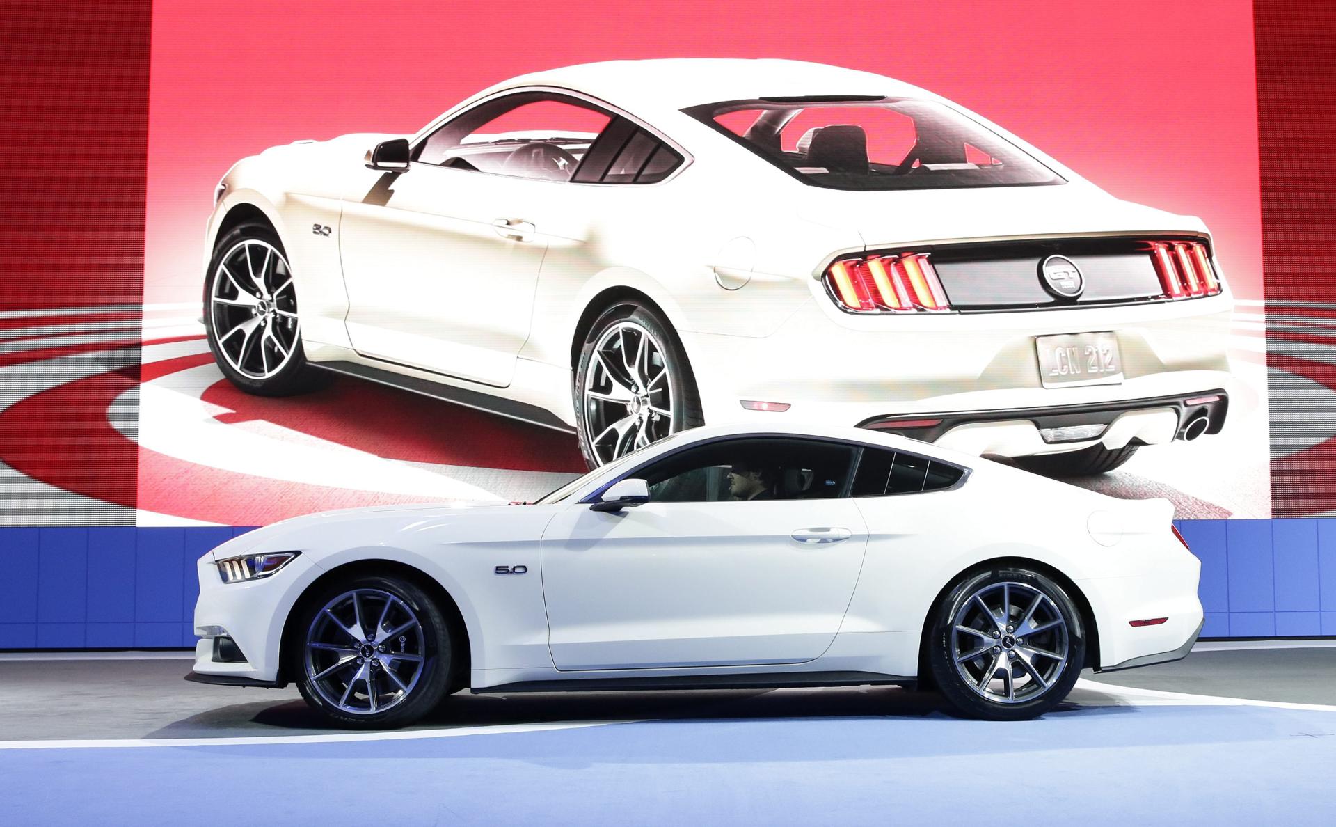 Foto de archivo de un modelo de edición limitada, el Ford Mustang GT. EFE/Jason Szenes