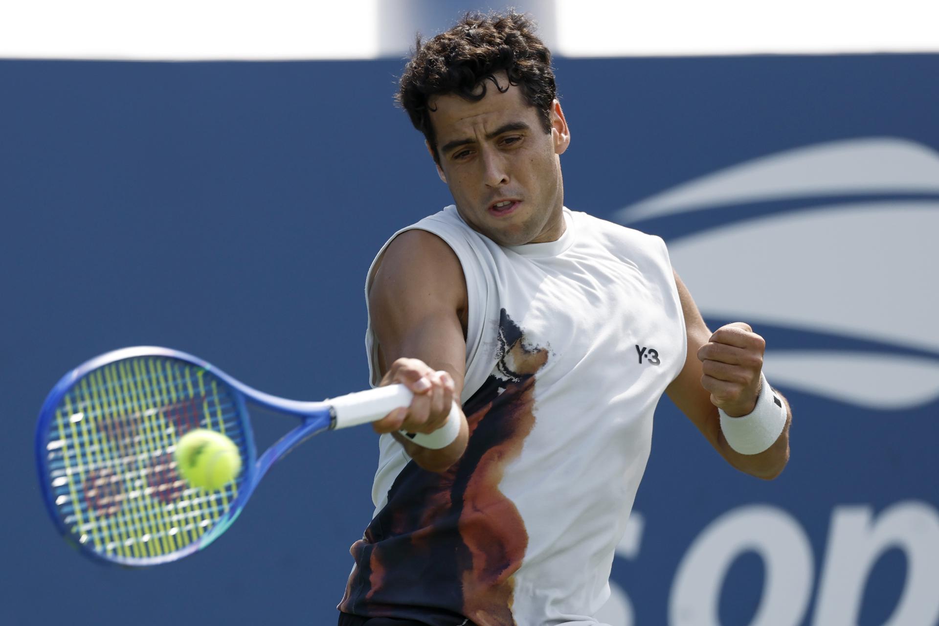 Jaume Munar derrotó a Zizou Bergs por 6-1, 6-4 y 6-4 en 2 horas y 9 minutos. EFE/EPA/JOHN G. MABANGLO
