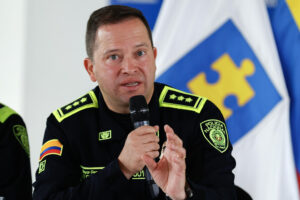 Fotografía de archivo del director general de la Policía Nacional de Colombia, Carlos Fernando Triana, durante una rueda de prensa, en Bogotá (Colombia). EFE/Mauricio Dueñas
