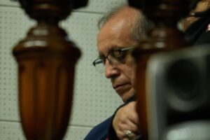 Fotografía de archivo de Nicanor Boluarte, hermano de la presidenta de Perú -Dina Boluarte-, durante una sesión del Congreso peruano, en Lima (Perú). EFE/STR