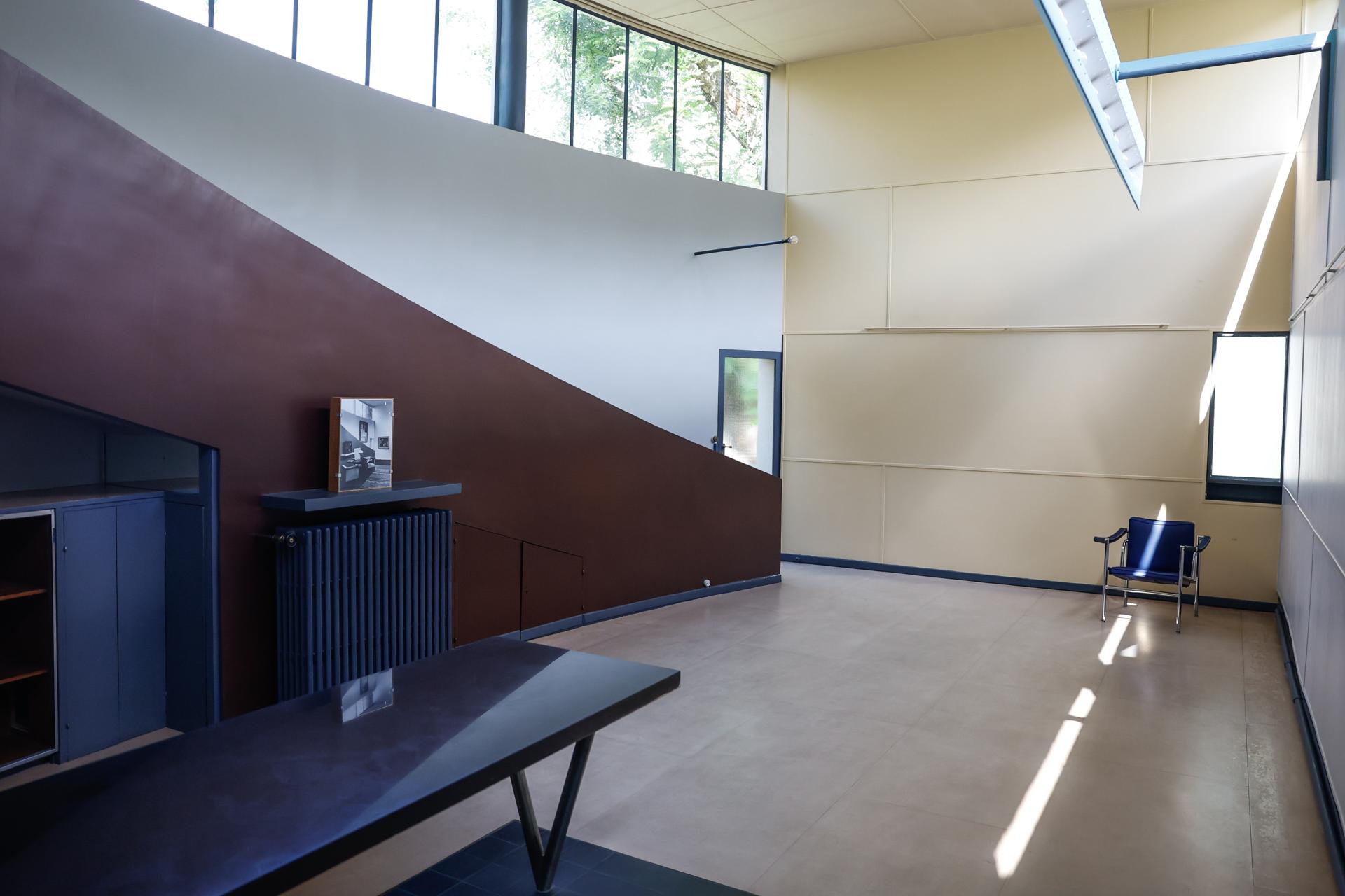 Vista general del interior de Villa La Roche, también conocida como Maison La Roche, diseñada y construida entre 1923 y 1925 por Le Corbusier y Pierre Jeanneret, en París (Francia). EFE/Mohammed Badra