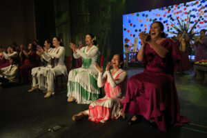 Bailarinas de flamenco participan durante un ensayo este viernes, en Ciudad de Panamá (Panamá). EFE/ Bienvenido Velasco