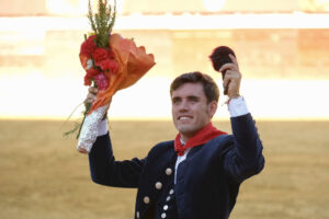 El rejoneador Guillermo Hermoso de Mendoza durante la corrida de rejones celebrada este sábado en Calahorra. EFE/ Fernando Díaz