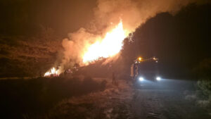 Incendio en Jarilla, en la zona de Hervás (Cáceres), localidad que continúa confinada. EFE/ Ministerio Defensa SOLO USO EDITORIAL/SOLO DISPONIBLE PARA ILUSTRAR LA NOTICIA QUE ACOMPAÑA (CRÉDITO OBLIGATORIO)