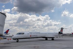 Fotografía de archivo de un avión de Air Canada. EFE/Erik S. Lesser