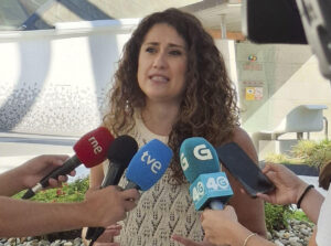 La secretaria de Economía y Transformación Digital y portavoz adjunta del PSOE, Enma López, ha asegurado este miércoles que el presidente del PP, Alberto Núñez Feijóo, ha "vuelto a fracasar en el intento" de enfrentar al Estado con las comunidades autónomas y ha dicho que el Gobierno seguirá buscando la cooperación entre administraciones. EFE/Paula Fernández