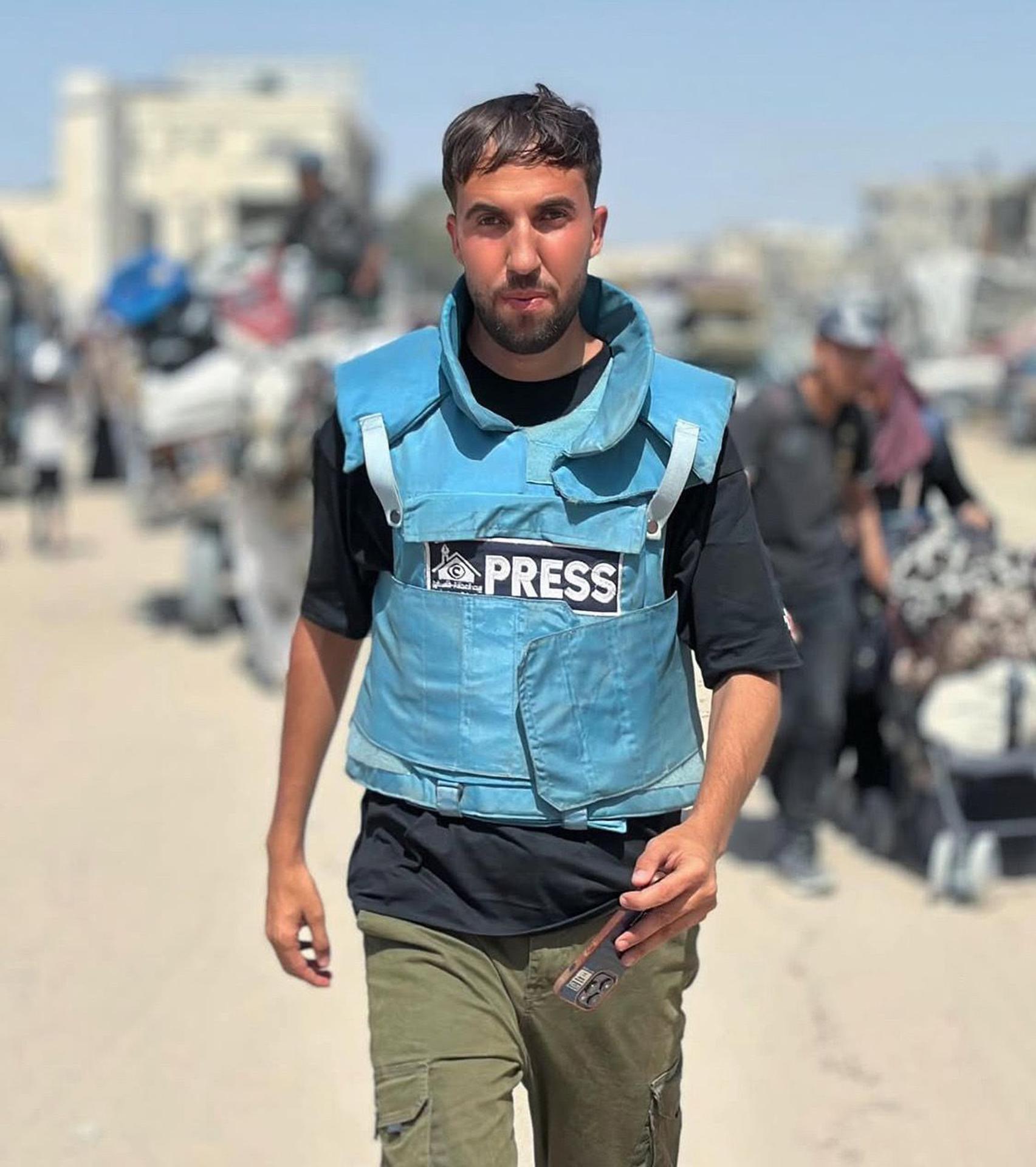 Imagen colectada sin fecha de Moaz Abu Taha, corresponsal de Gaza con NBC News. Moaz Abu Taha fue una de las víctimas en un ataque aéreo israelí que tuvo como objetivo el Hospital Nasser en Khan Younis, Franja de Gaza sur, el 25 de agosto de 2025. Según el Ministerio de Salud Palestino, el ataque aéreo impactó el cuarto piso del Complejo Médico Nasser, seguido de un segundo ataque al llegar las tripulaciones de ambulancias para rescatar a los heridos y a los muertos, dejando al menos 20 muertos, incluyendo cinco periodistas. EFE/EPA/HANDOUT HANDOUT EDITORIAL USE ONLY/NO SALES