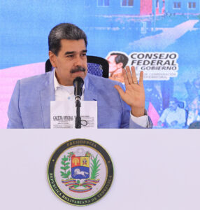 Fotografía cedida este miércoles, 6 de agosto, por prensa del Palacio de Miraflores donde se observa al presidente de Venezuela, Nicolás Maduro, durante un acto de gobierno, en Caracas (Venezuela). EFE/Palacio de Miraflores