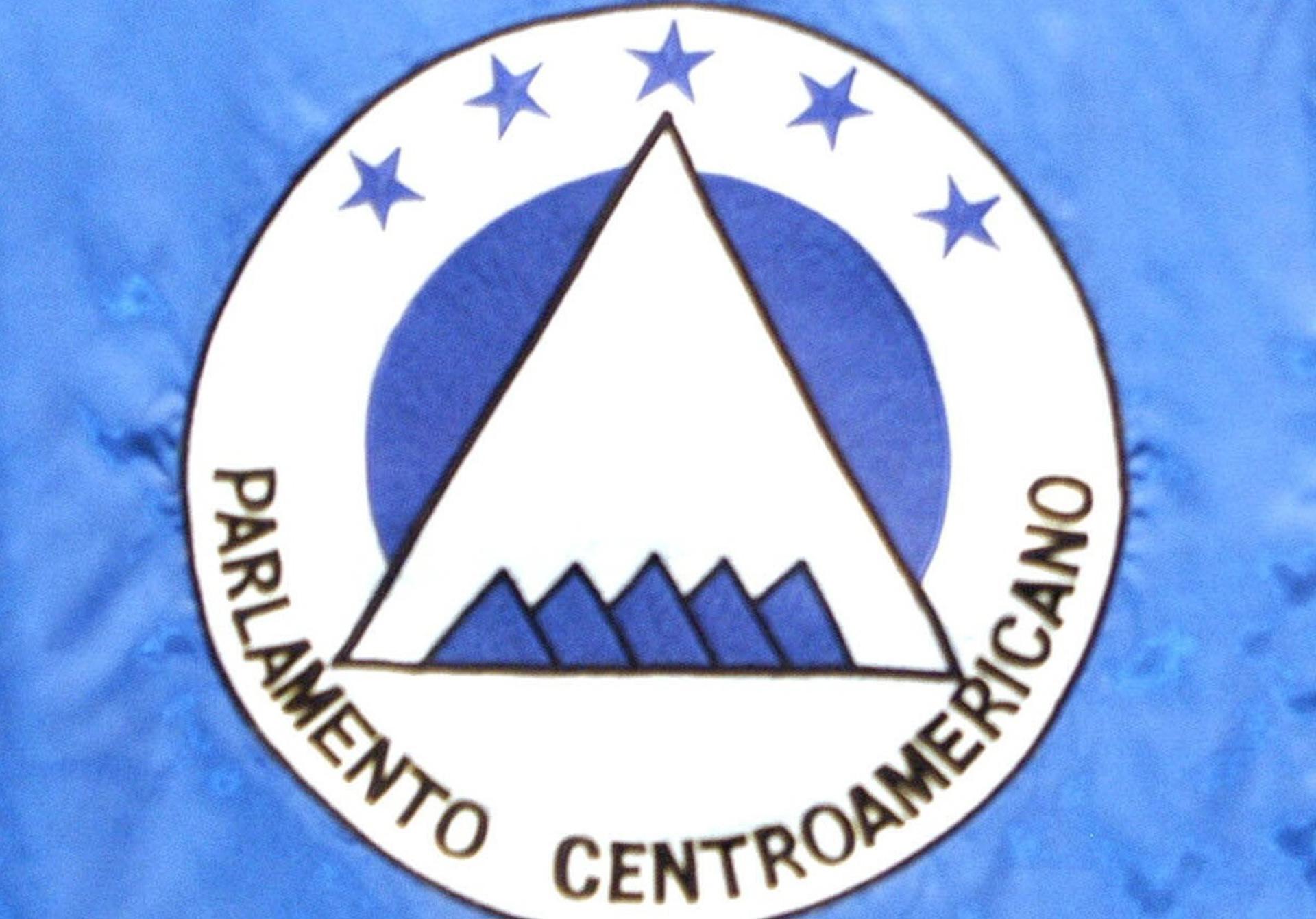 Fotografía de archivo del escudo del Parlamento Centroamericano (PARLACEN). EFE/Ulises Rodríguez