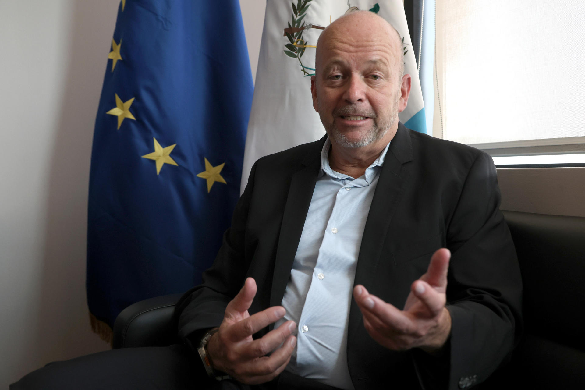 El embajador de la Unión Europea en Guatemala, Thomas Peyker, habla durante una entrevista con EFE el 14 de agosto de 2025, en Ciudad de Guatemala (Guatemala). EFE/ Mariano Macz